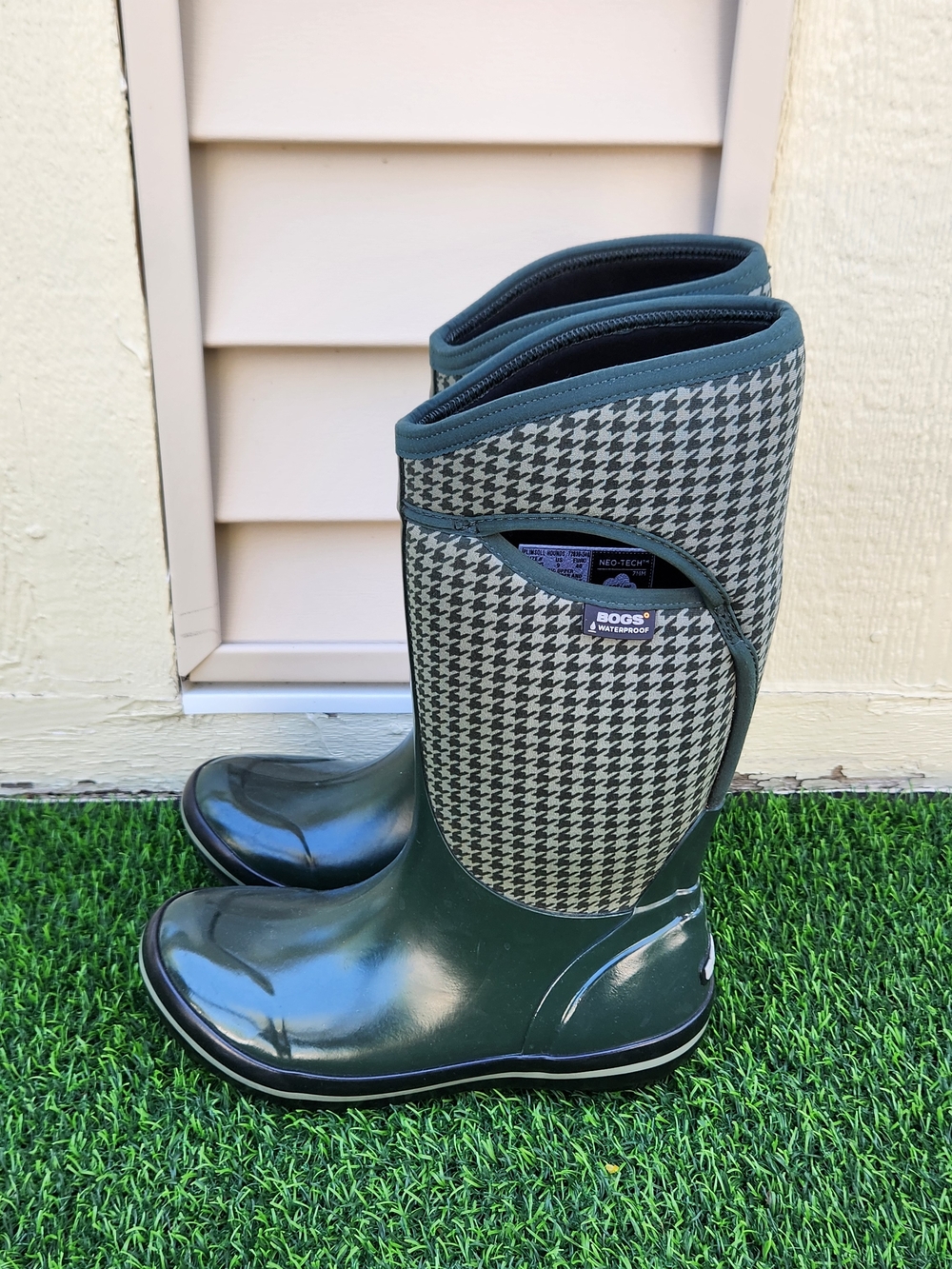 Bogs Waterproof Tall Rain Boots in Hunter Green with Houndstooth SIZE 9 WOMEN'S